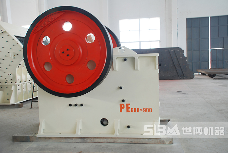 PE600x900顎式破碎機(jī)，時(shí)產(chǎn)120噸碎石機(jī)