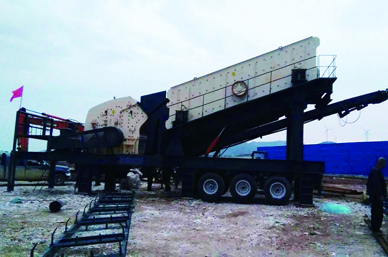 移動(dòng)石料破碎設(shè)備安裝調(diào)試現(xiàn)場