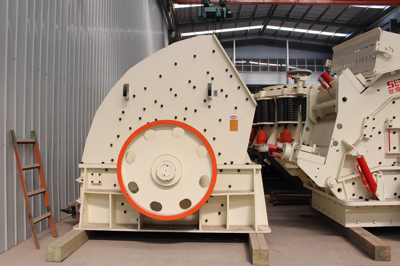 重錘石子碎石機，破碎石子一次成型
