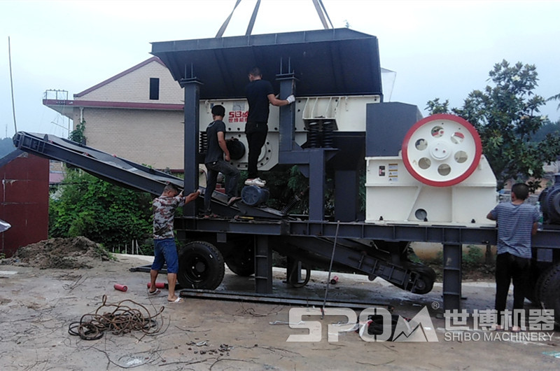 簡易顎破移動(dòng)破碎站