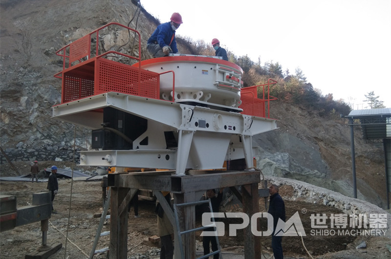 9526型號立式制砂機(jī)安裝中