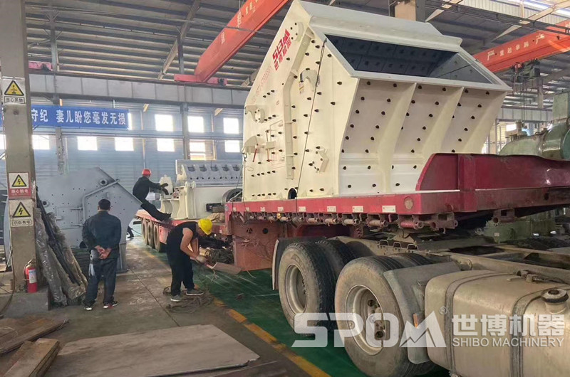 1520反擊破裝車發(fā)貨，機器太大拆分裝車